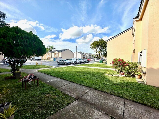 Building Photo - 2501 NW 26th St