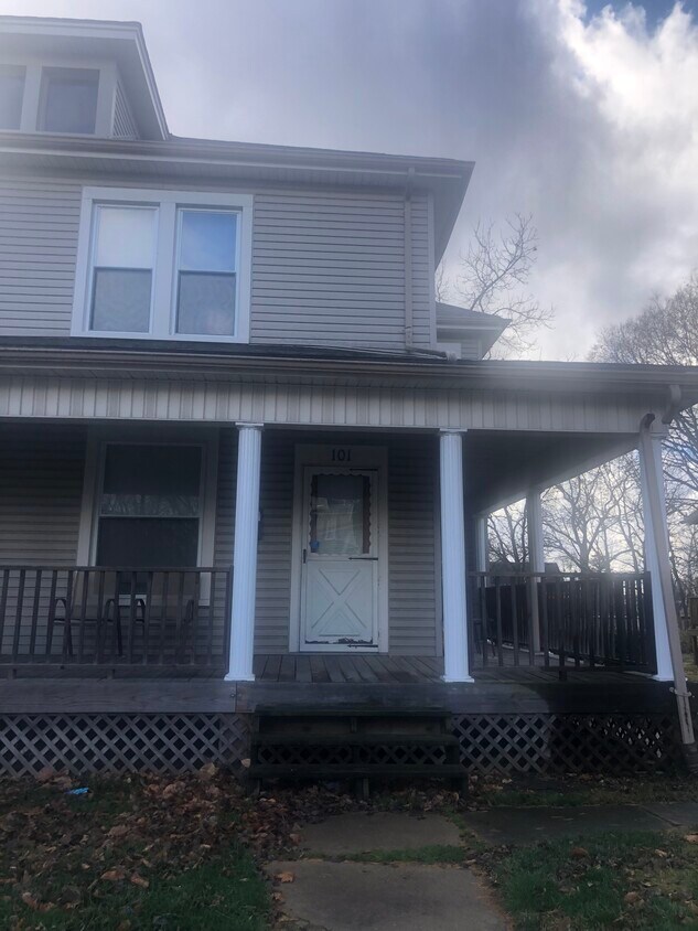 101 E Cassilly St Unit A, Springfield, OH 45504 Apartments in