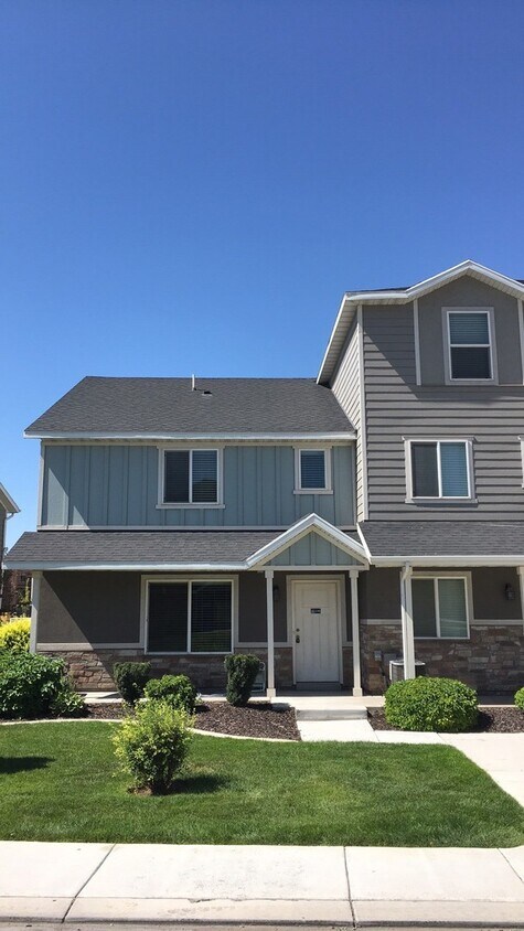 Foto principal - Beautiful 2 Story Townhome in Vineyard w/ ...