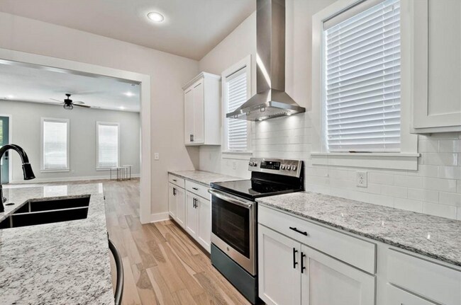 Foto del edificio - 930 S College Ave