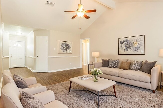 Foto del edificio - 20327 Bridgedale Ln