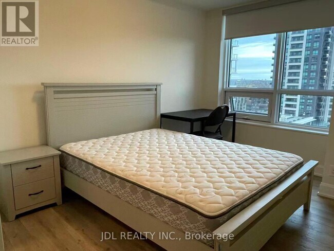 Photo du bâtiment - 8 Water Walk Dr