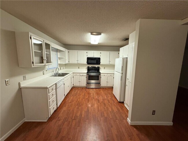 Foto del edificio - 1001 Caroline Ave