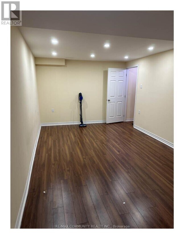 Photo du bâtiment - 26 Grosbeak Crescent