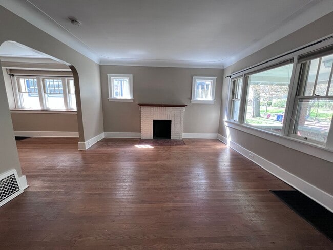 Building Photo - 256-258 Orchard Hill St SE