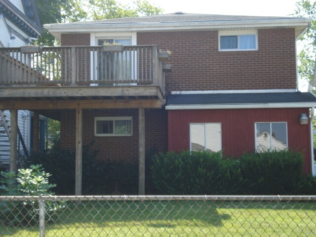 BACK OF BUILDING - 44 S Euclid Ave