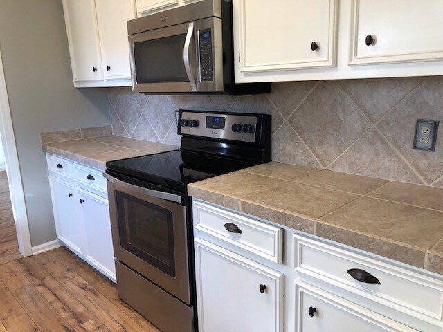 Building Photo - 3 Bed/2 Bath for Rent in Madison!