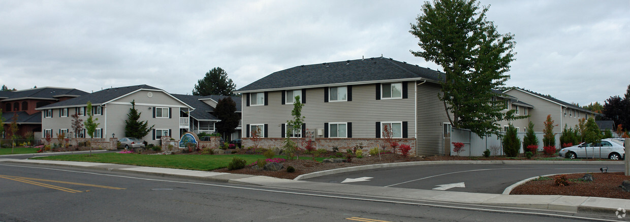 Primary Photo - Glen Creek Park Apartments