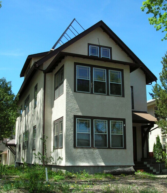 Building Photo - 3152 46th Ave S