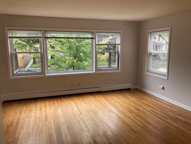 Building Photo - 1108 Dunlop Ave