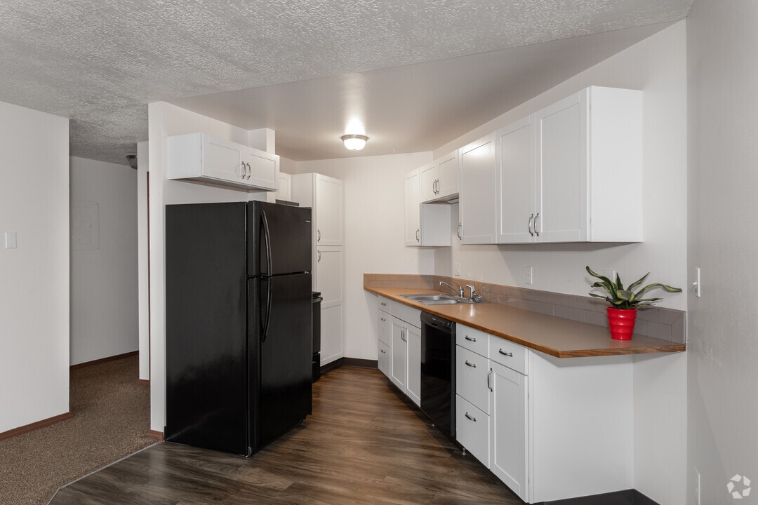 East 12 Rockwood Apartments — Interior Living Space