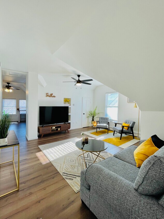 Living Room - 143 Oak St