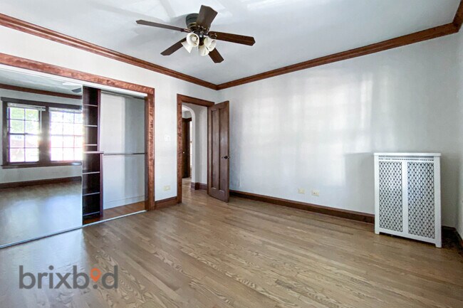 Building Photo - 1711 W Belle Plaine Ave