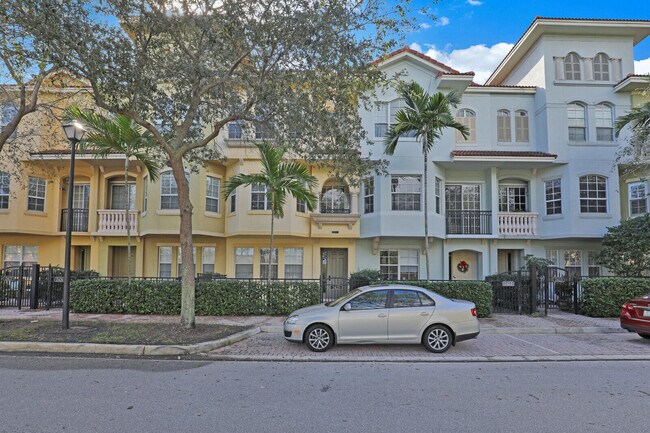 Building Photo - 2425 San Pietro Cir