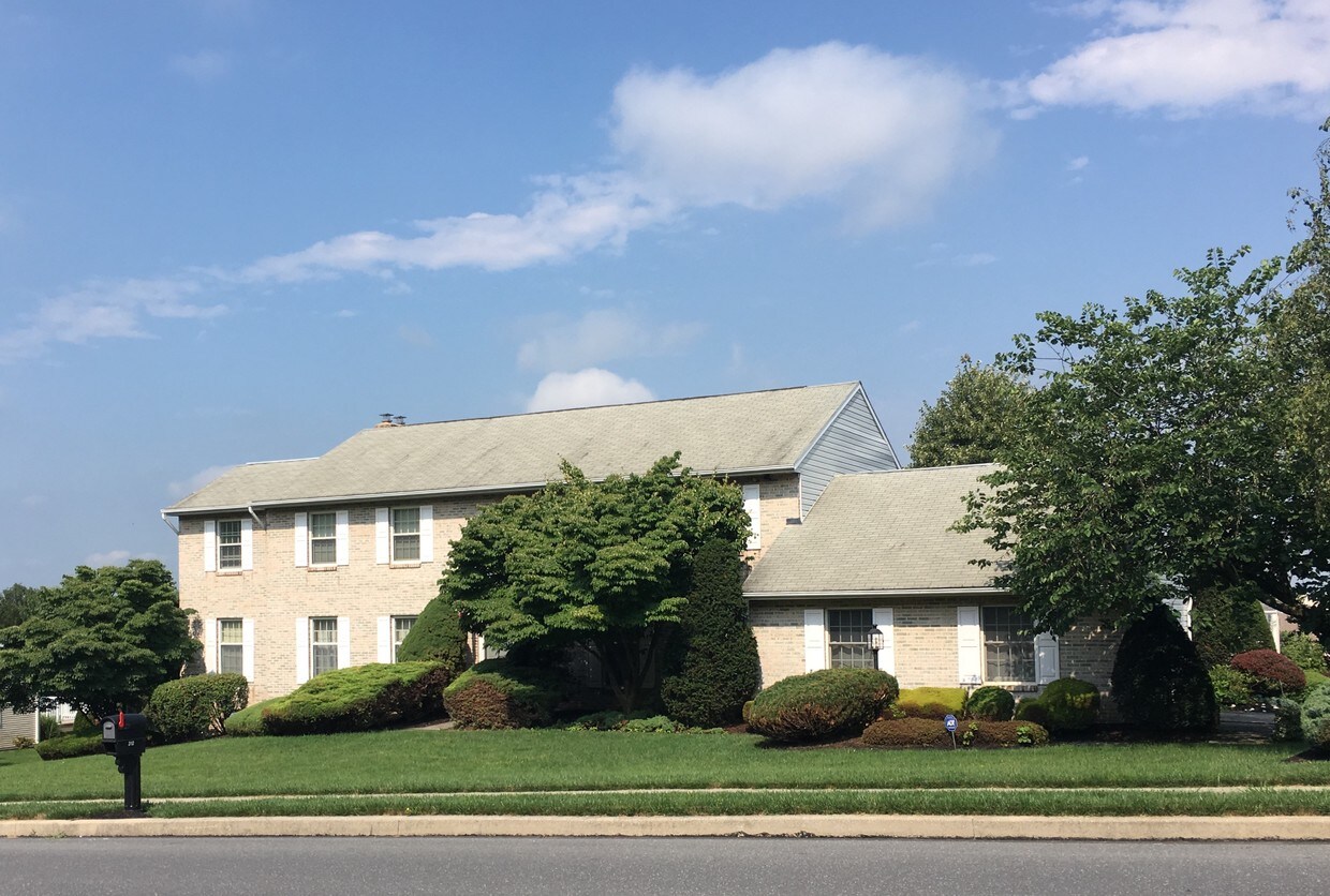 312 E Meadow Dr, Mechanicsburg, PA 17055 Apartments in Mechanicsburg