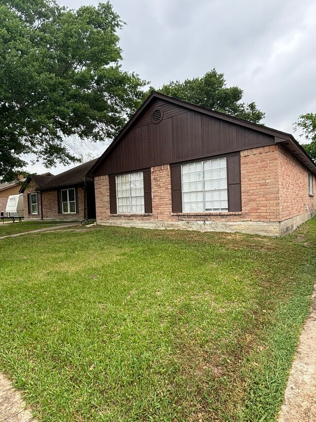 Building Photo - 19510 Lazy Valley Dr