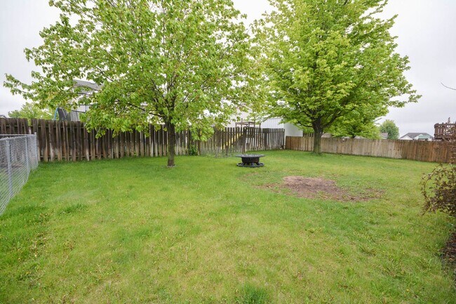 Foto del edificio - Exceptional home in Badger Ridge area of Rochester!