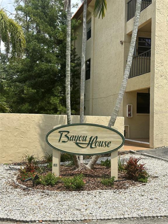 Foto del edificio - 1650 Pine Tree Ln