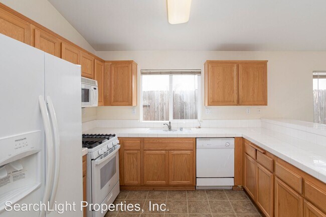 Building Photo - 4 br, 2 bath House - 2221 Riverton Dr.