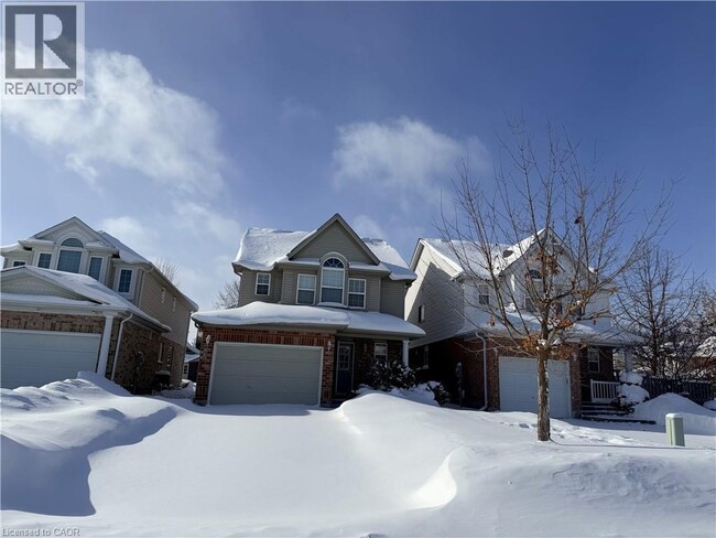 Building Photo - 543 Brookmill Crescent