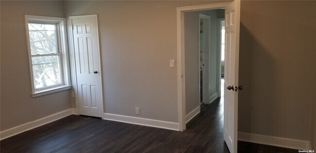 Building Photo - 80 Sunnyside Ave