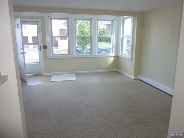 Primary Photo - 425 Chestnut Ave