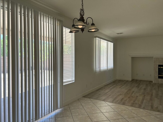 Building Photo - Your Perfect Home Awaits! 4 Bedrooms, Spacious Yard & More