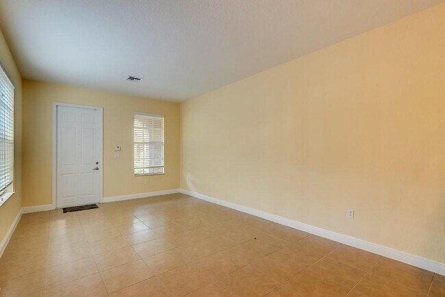 Building Photo - 6960 Julia Gardens Dr