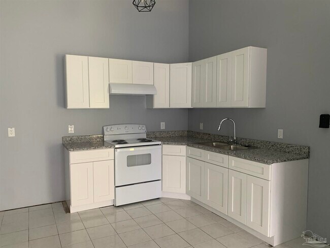 Foto del edificio - 6818 Tiki Ln