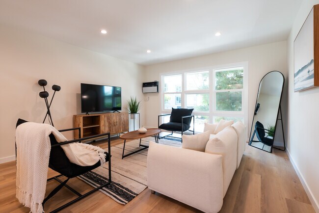 Foto del edificio - 1319 Havenhurst Dr