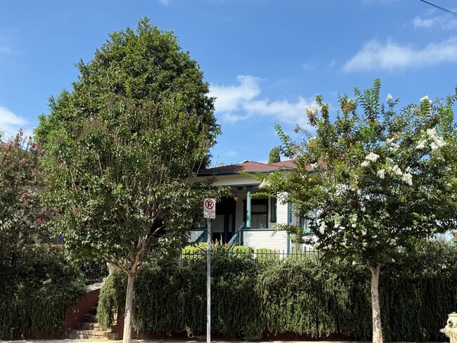 Building Photo - 629 Belmont Ave