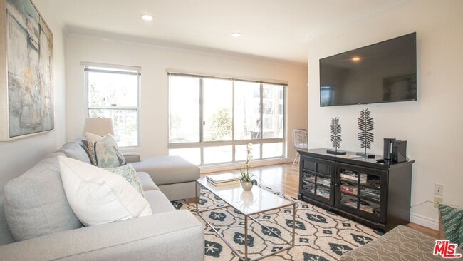 Building Photo - 2101 Ocean Ave