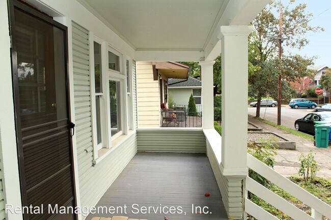 Foto del edificio - 2 br, 1 bath House - 4522 NE 17th Avenue