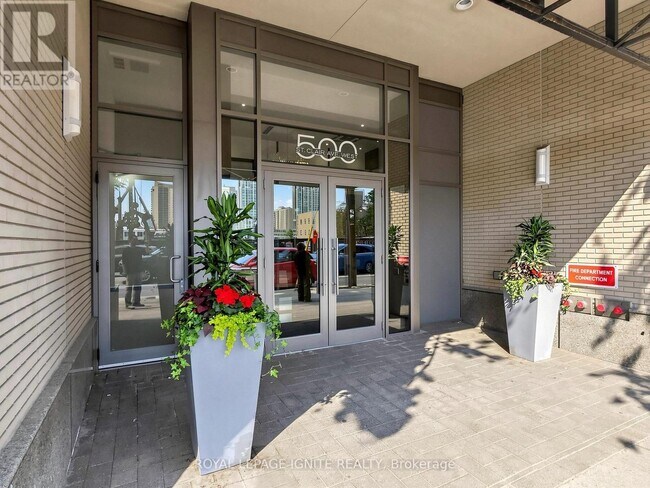 Photo du bâtiment - 204 - 500 ST.CLAIR AVENUE W