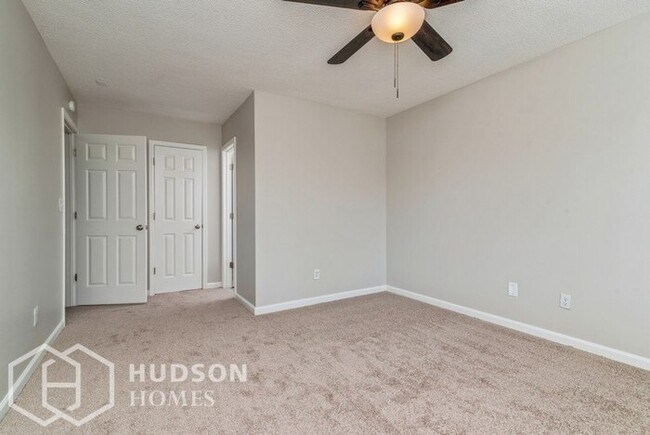 Foto del edificio - AVAILABLE NOW! - 4457 Old Wood Court, Kern...