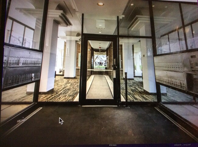 Foto del edificio - 1400 E 55th Pl