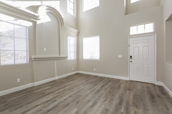 Building Photo - 5443 Goldenroot Ct
