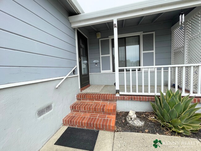 Building Photo - Large 3 Bedroom, 2 Bathroom in South San F...