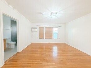 Building Photo - 442 Kelton Ave