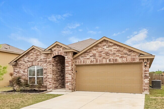 Building Photo - 1013 Clarkston Dr
