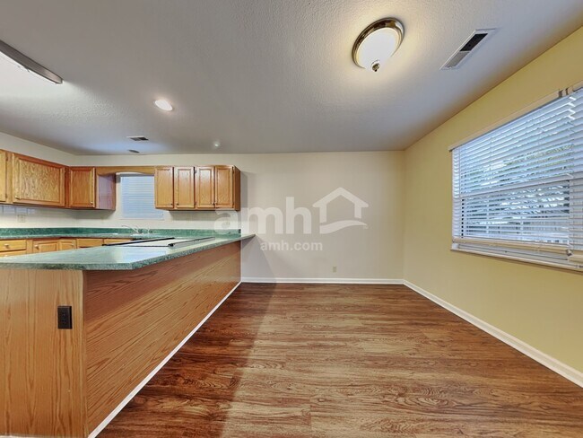 Foto del edificio - 1112 Oak Haven Rd