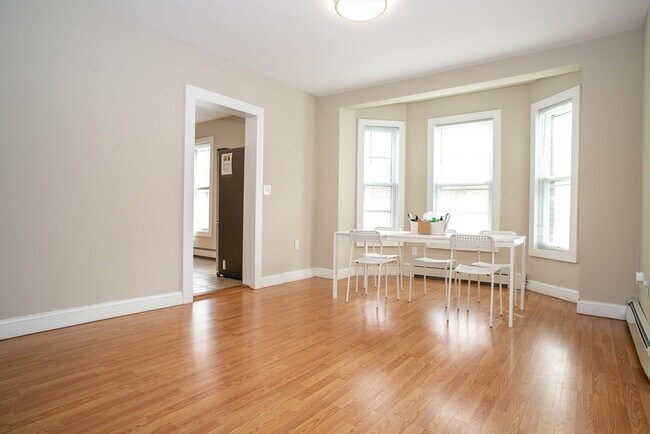 Foto del edificio - 73 Green Hill Pkwy