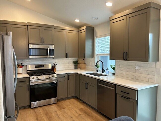 Foto del edificio - Beautiful 3 Bed/2.5 Bath Home on Bend's East Side - Pelican Drive