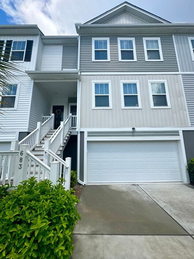 Foto principal - Spacious Townhome on Johns Island in Marsh...