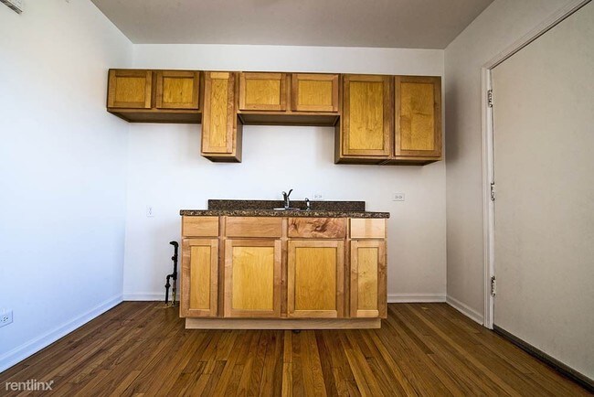 Foto del edificio - 6455 S Fairfield Ave