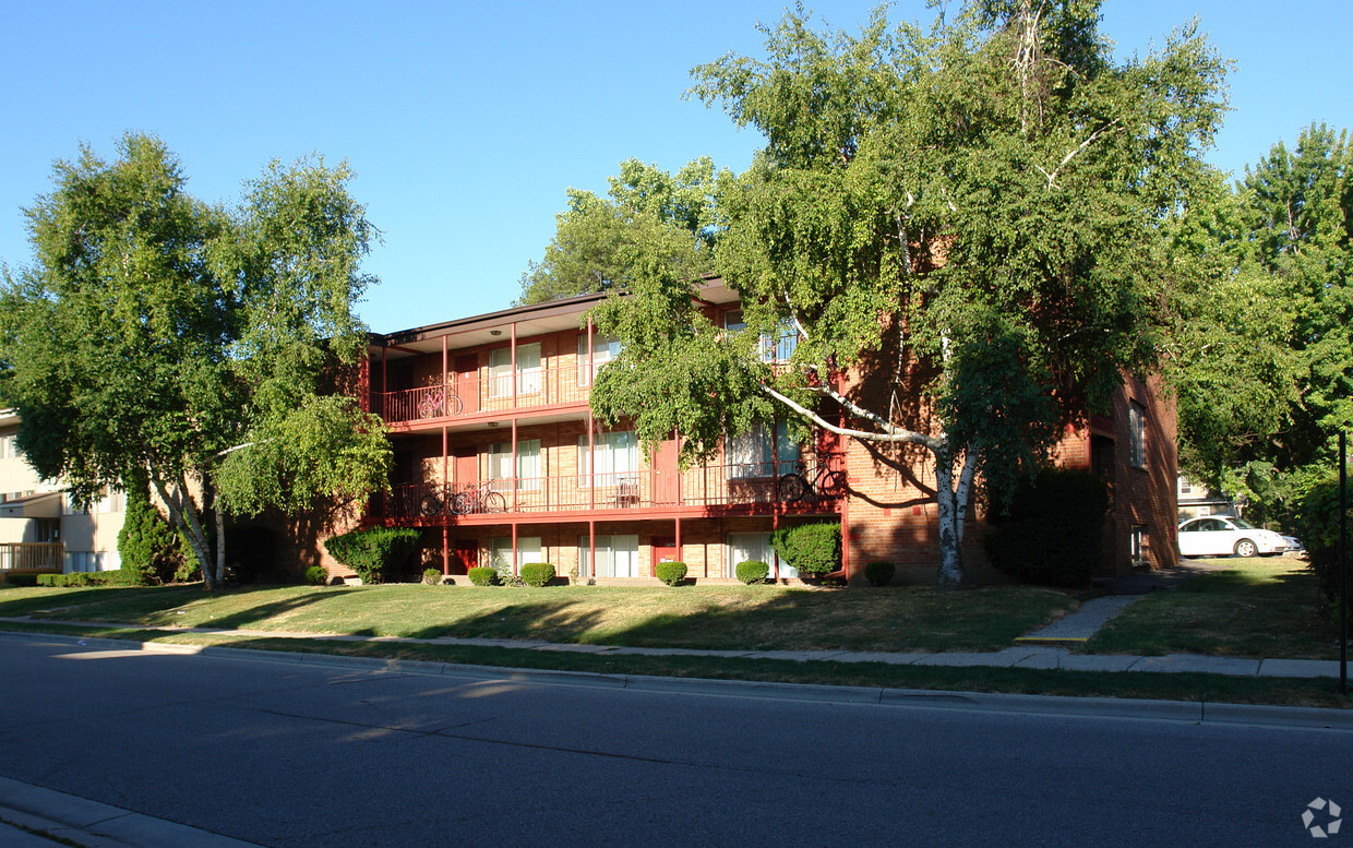 Building Photo - Cedar East Apartments