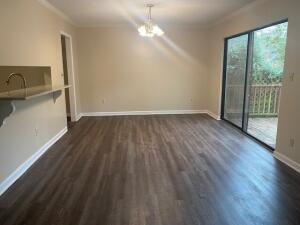 Building Photo - 439 Forest Hills Dr