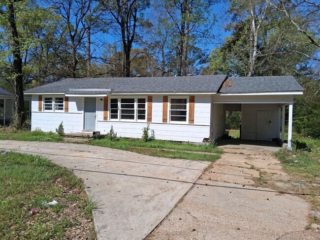 Photo - Nice 3 Bed 2 Bath North Jackson Rental on State St House