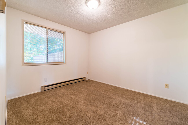Foto del edificio - 1106/1108 E Rowan Ave