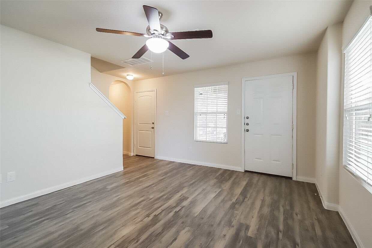Building Photo - 24331 Volta Gardens Ct